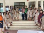 คณะครูและบุคลากรทางการศึกษาร่วมอวยพรและมอบกระเช้าสวัสดีปีใหม
